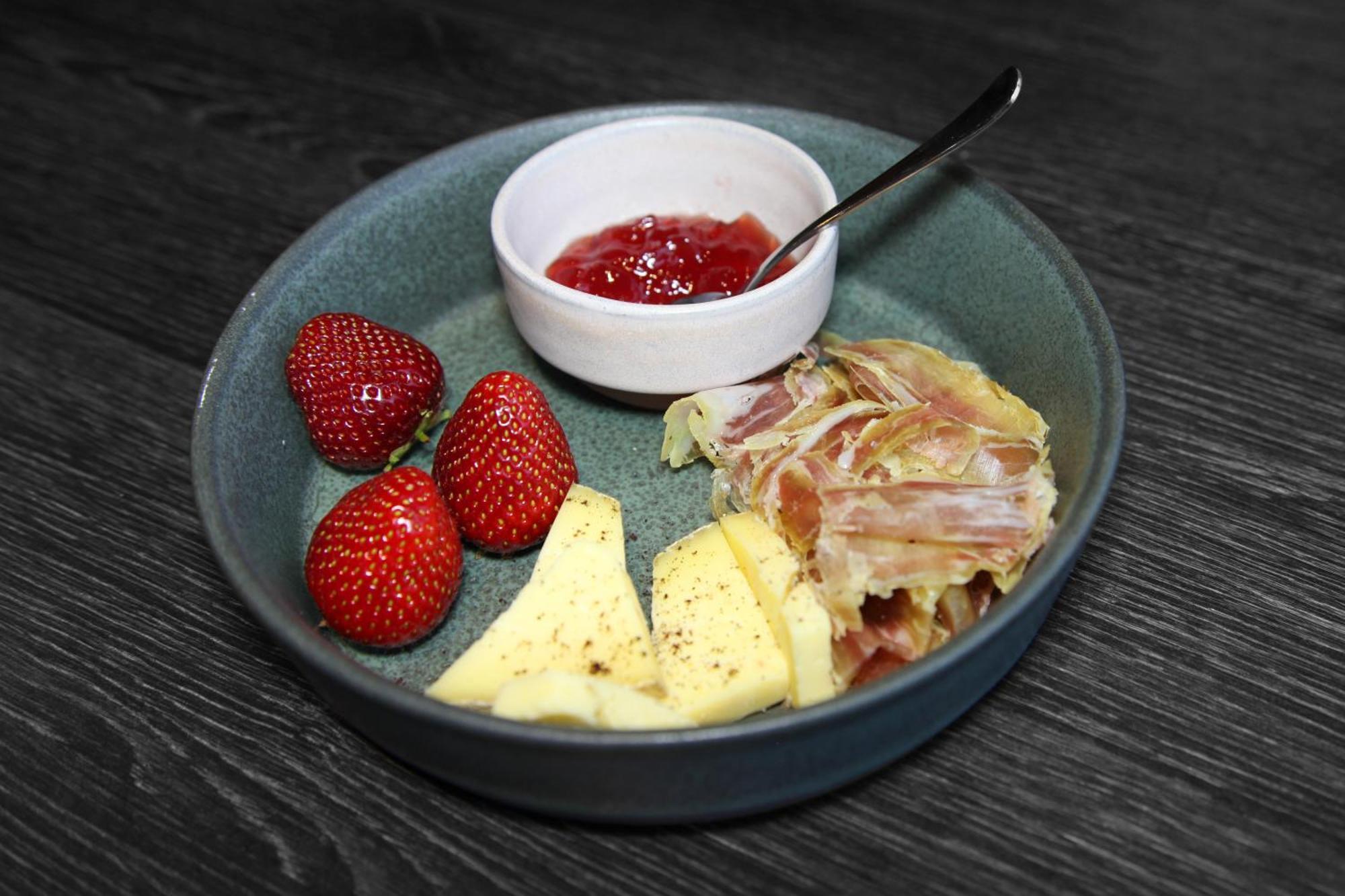 Sleeping Barrel Lodge Smaken Av Ryfylke Event As, Drives Ikke Som Hotell Hjelmeland Exterior foto